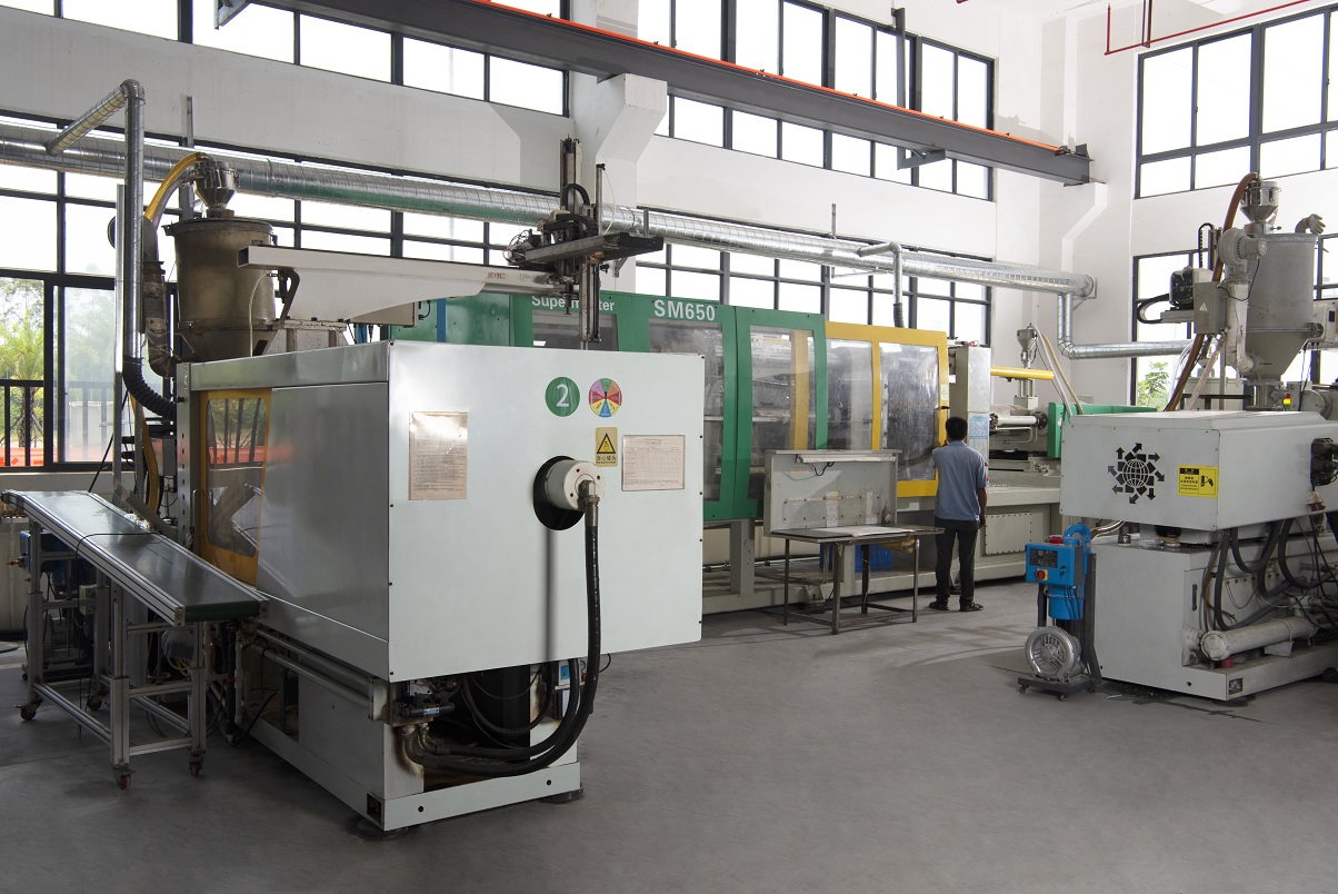 Plastic Molding & Manufacturing